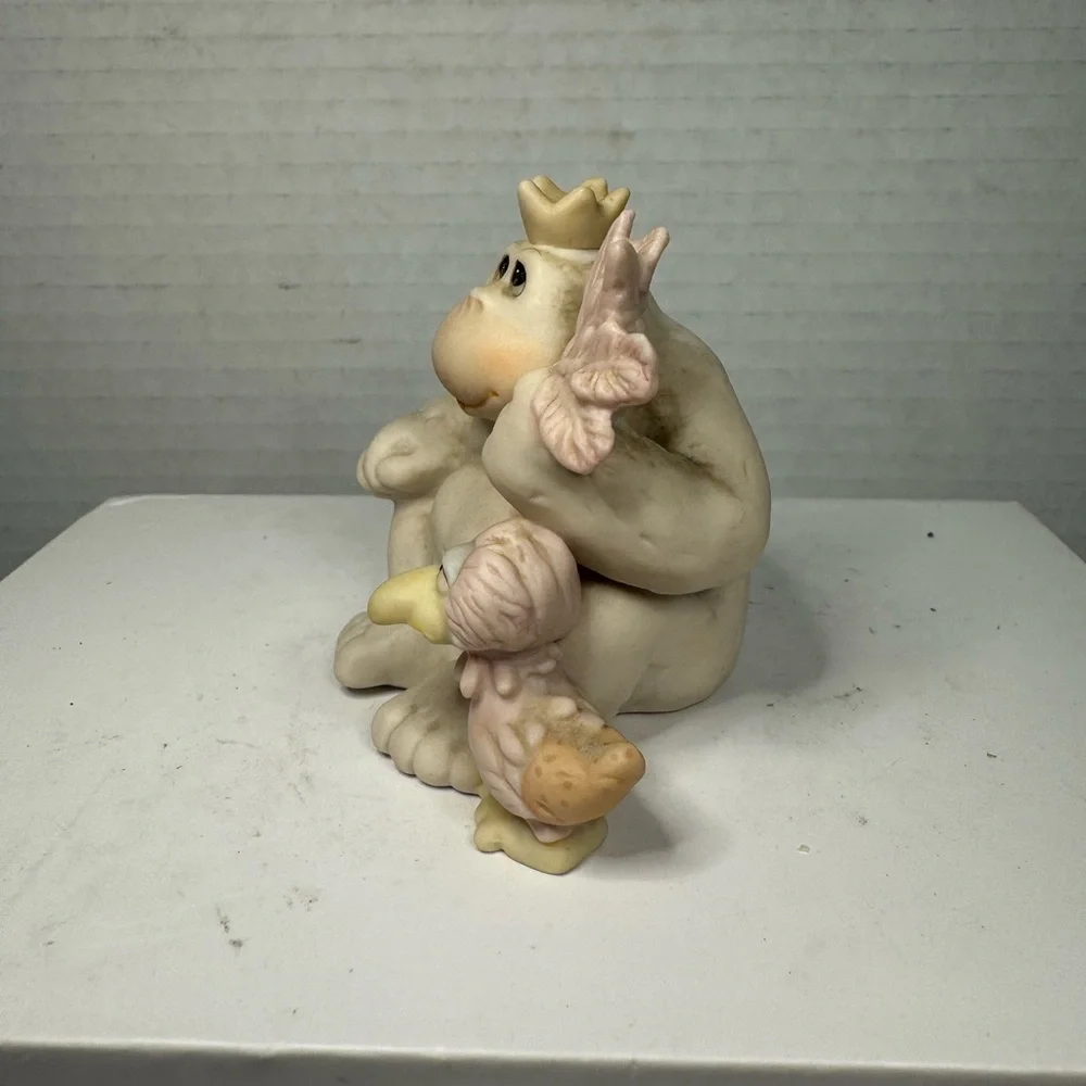 Precious Moments Figure 1989 TO MY FAVORITE FAN Samuel J. Butcher 521043 Enesco